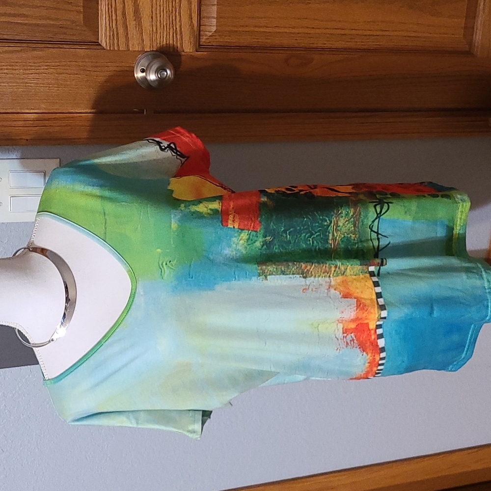 Colorful v neck top, sz L